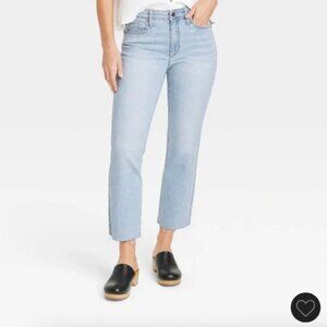 Universal Thread Women’s Ankle Bootcut Jeans Light Wash Raw Hem